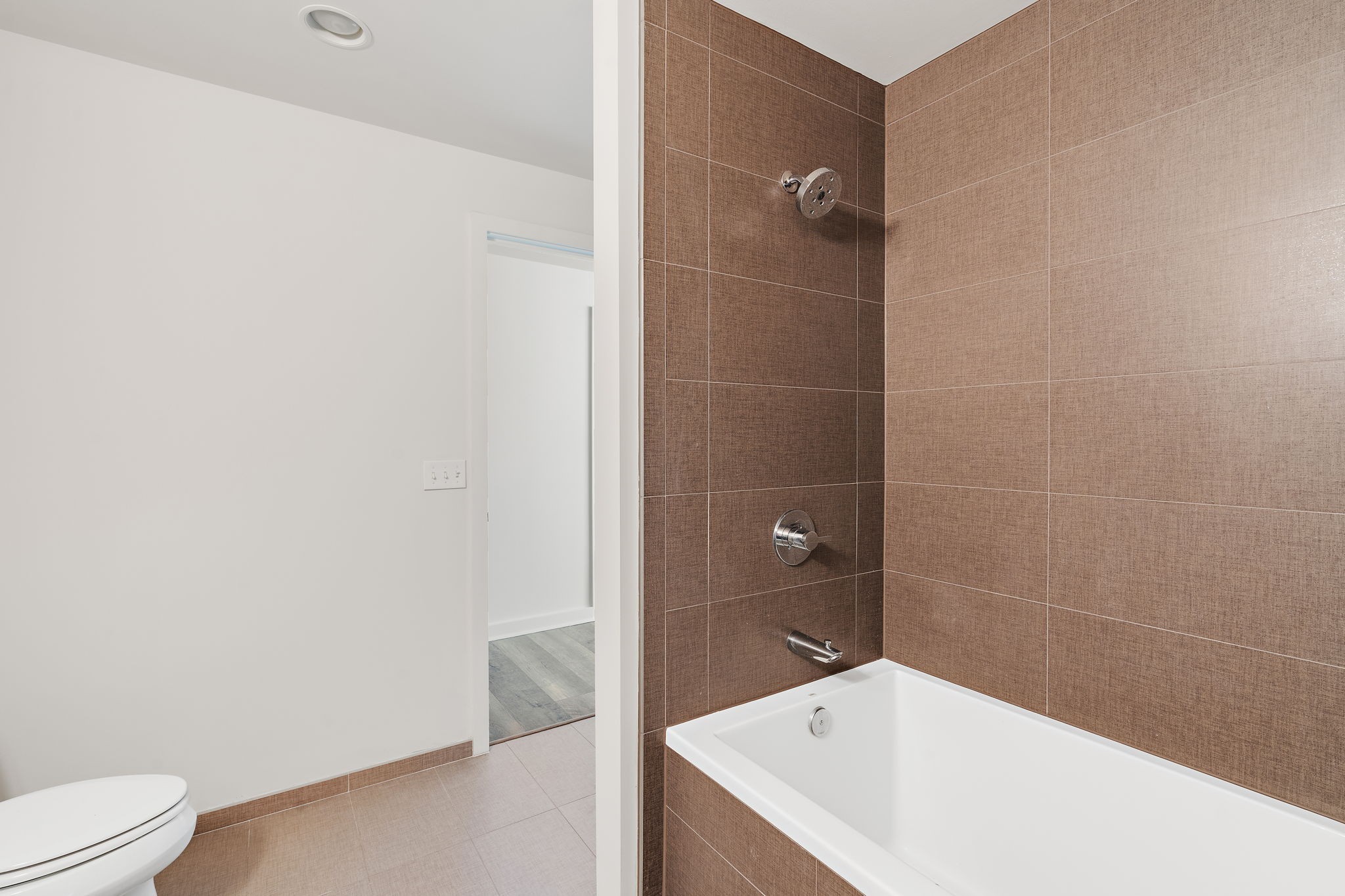 1212 Laurel St Unit: 1215