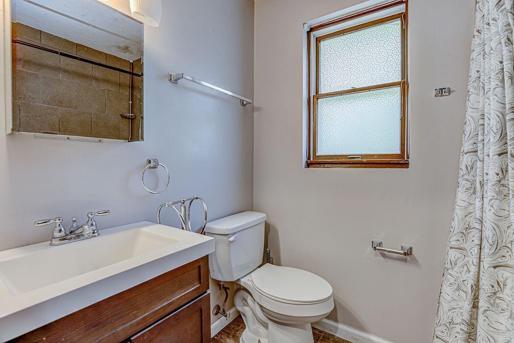 200 W Sycamore Street