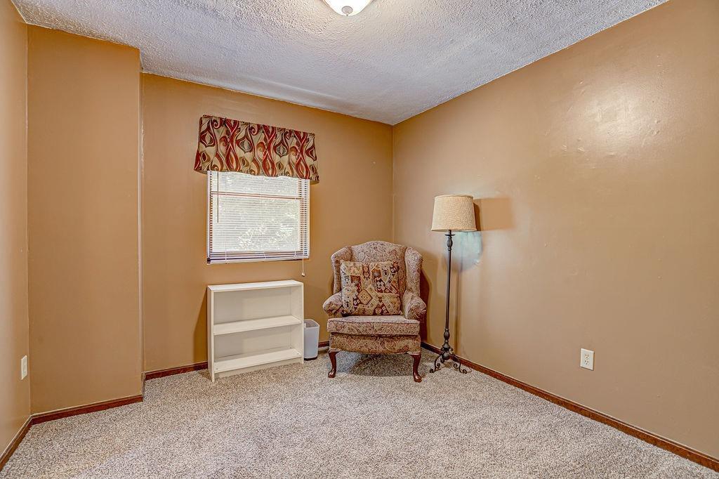 200 W Sycamore Street