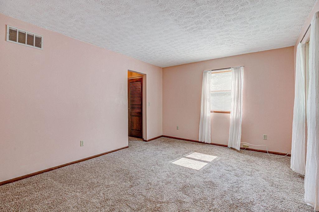 200 W Sycamore Street