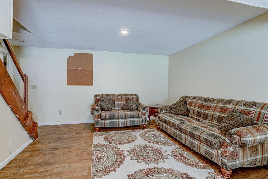 200 W Sycamore Street