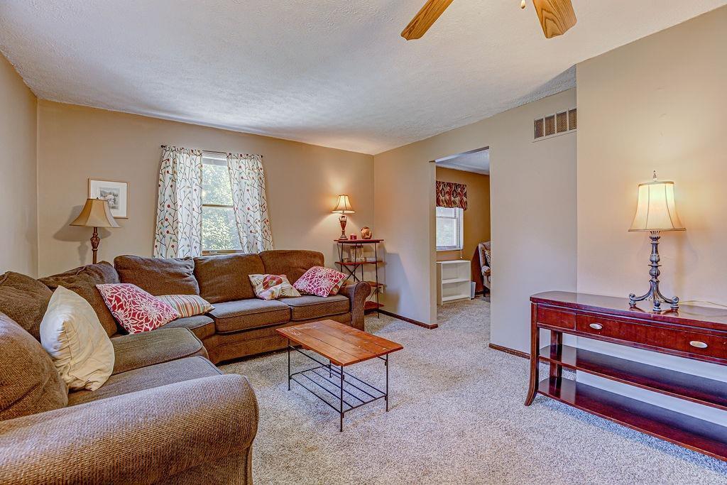 200 W Sycamore Street