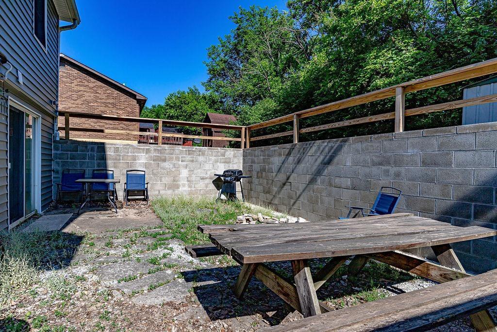 200 W Sycamore Street