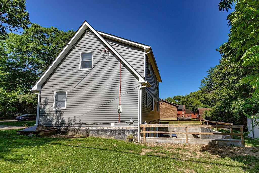 200 W Sycamore Street