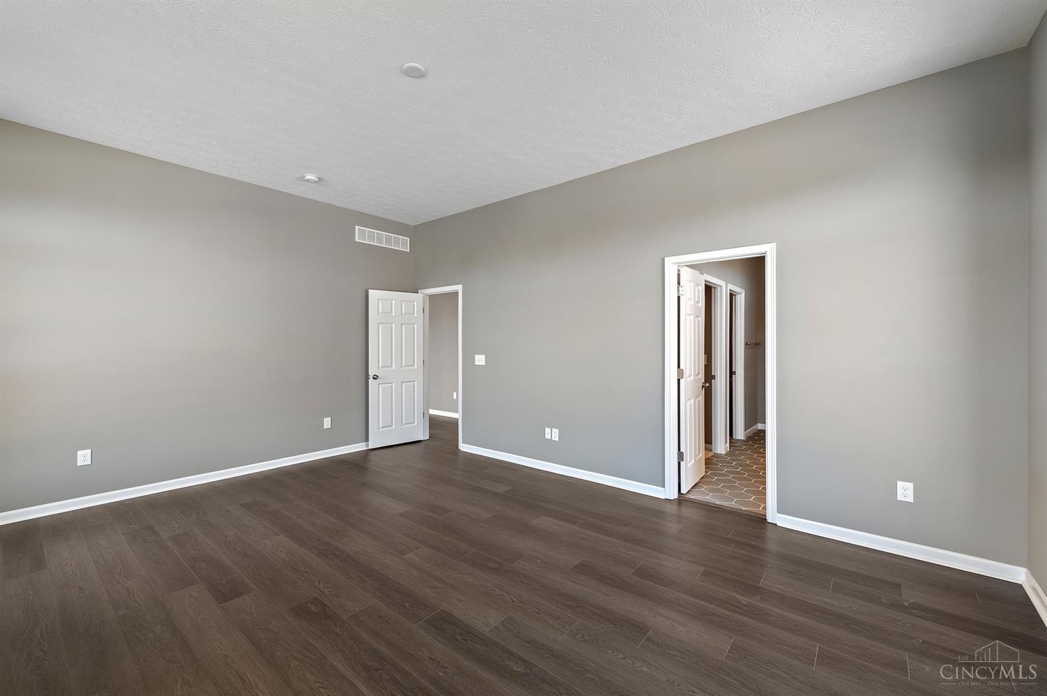 4975 Shadow Hawk Drive 41