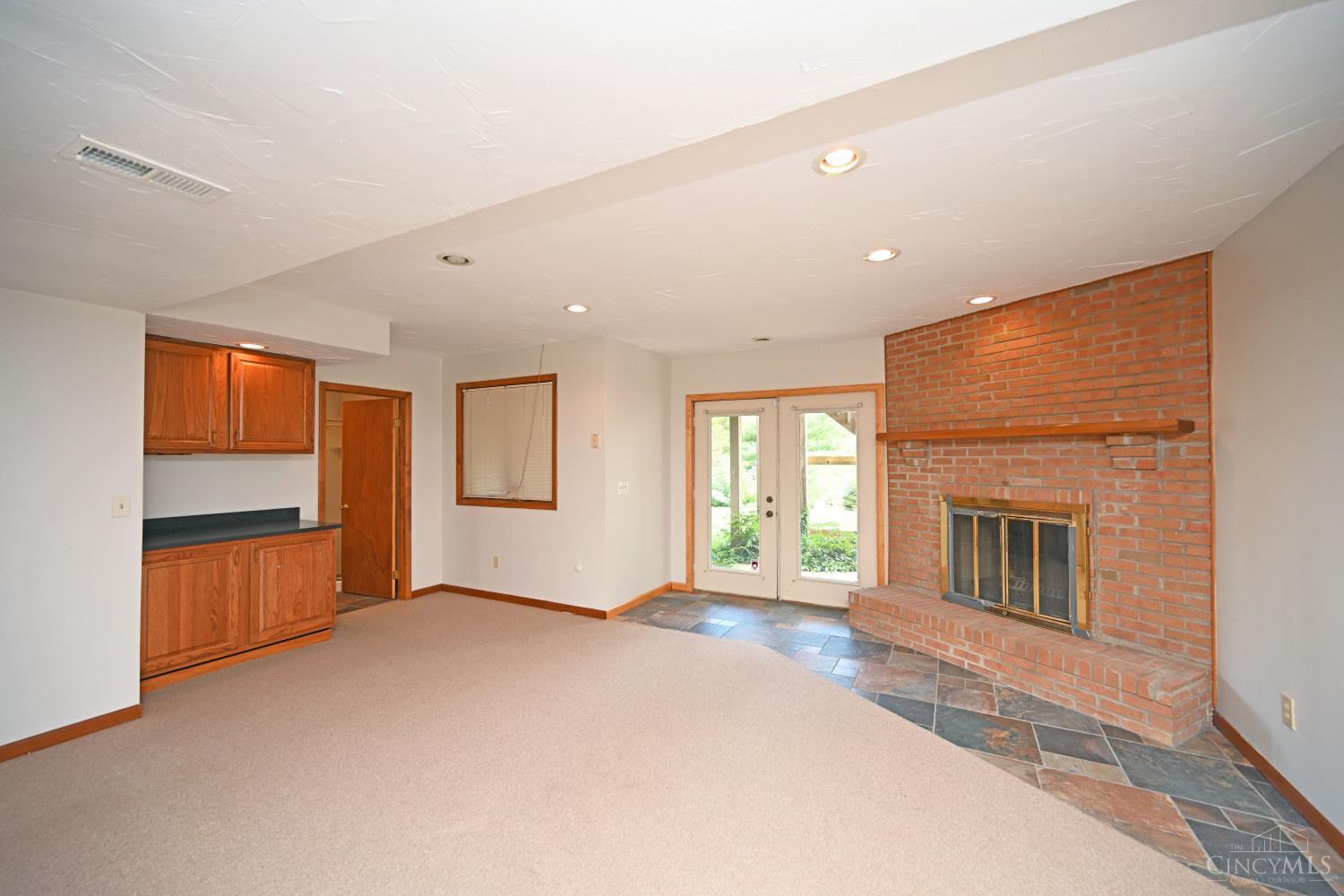 5941 Bridgeview Court
