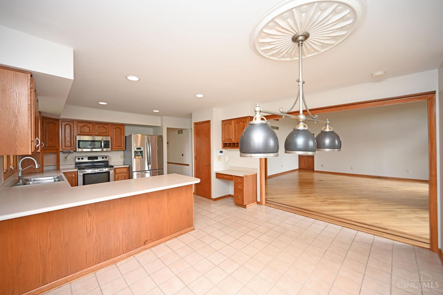 5941 Bridgeview Court