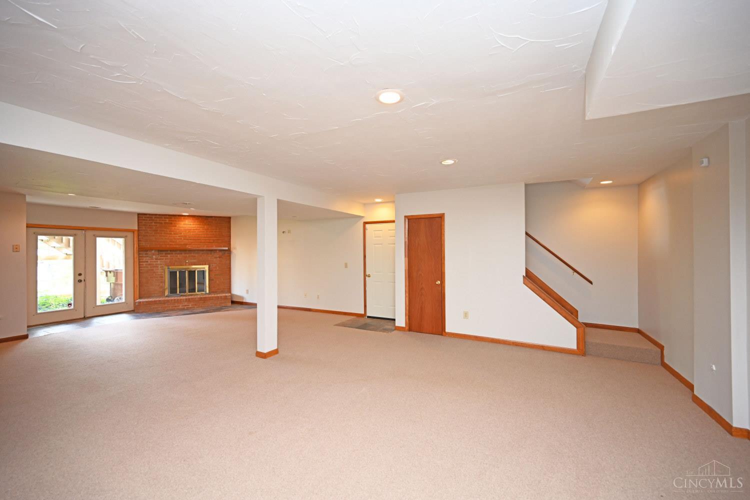 5941 Bridgeview Court