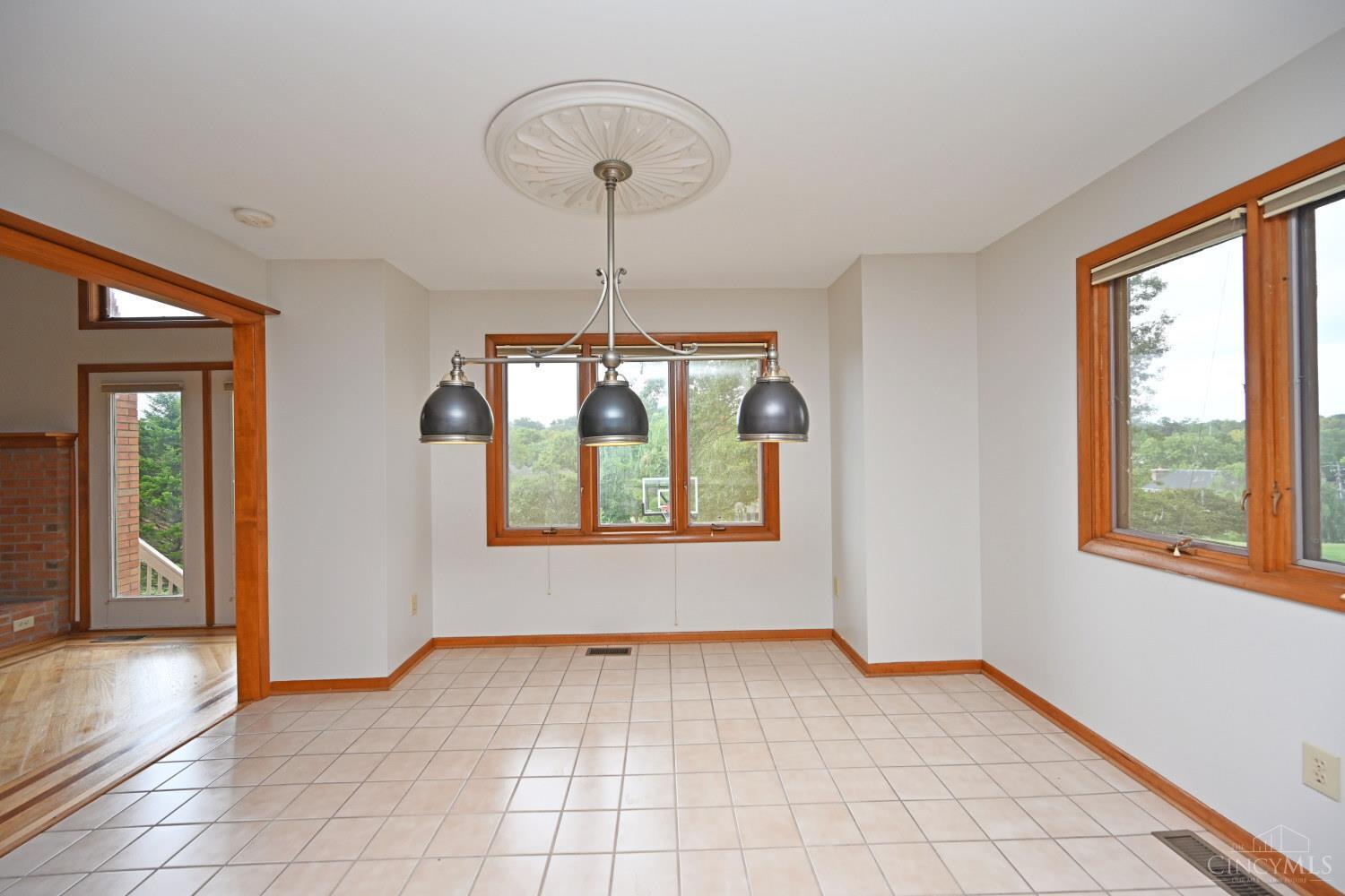 5941 Bridgeview Court