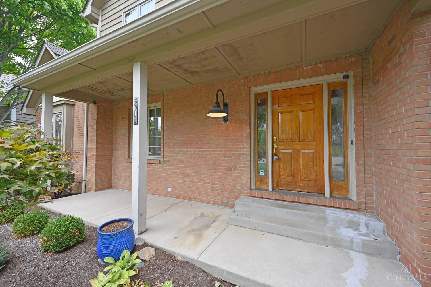 5941 Bridgeview Court