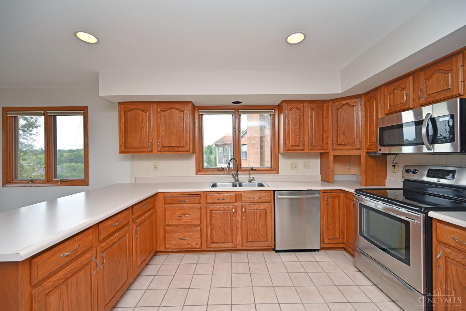 5941 Bridgeview Court