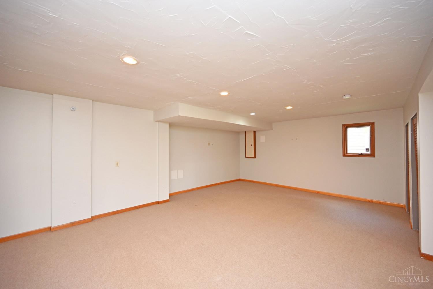 5941 Bridgeview Court