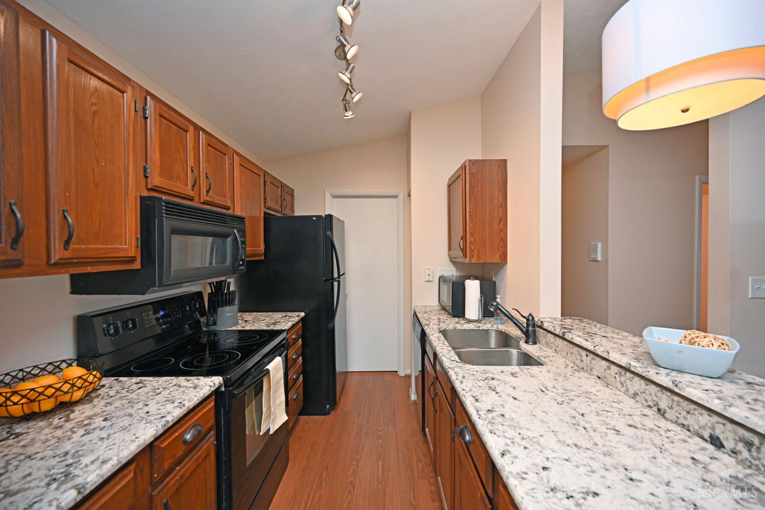 8839 Eagleview Drive 9