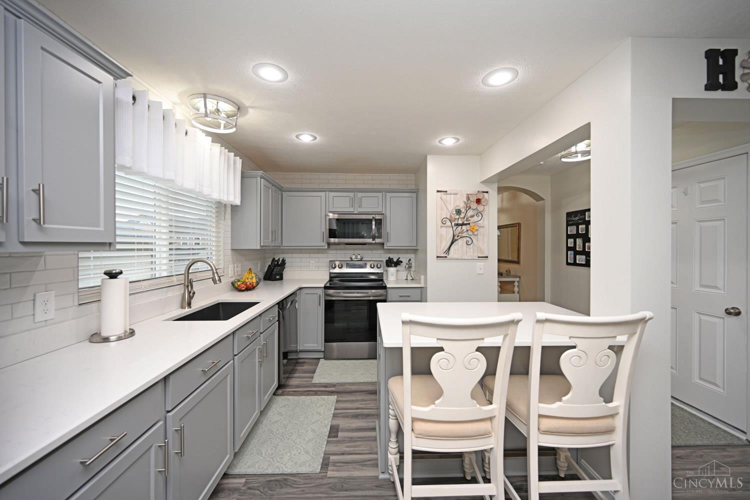 8845 Bluejay View Drive