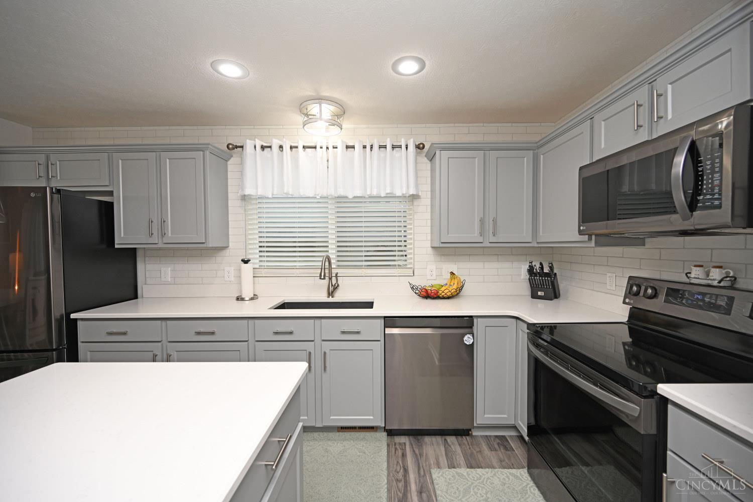 8845 Bluejay View Drive