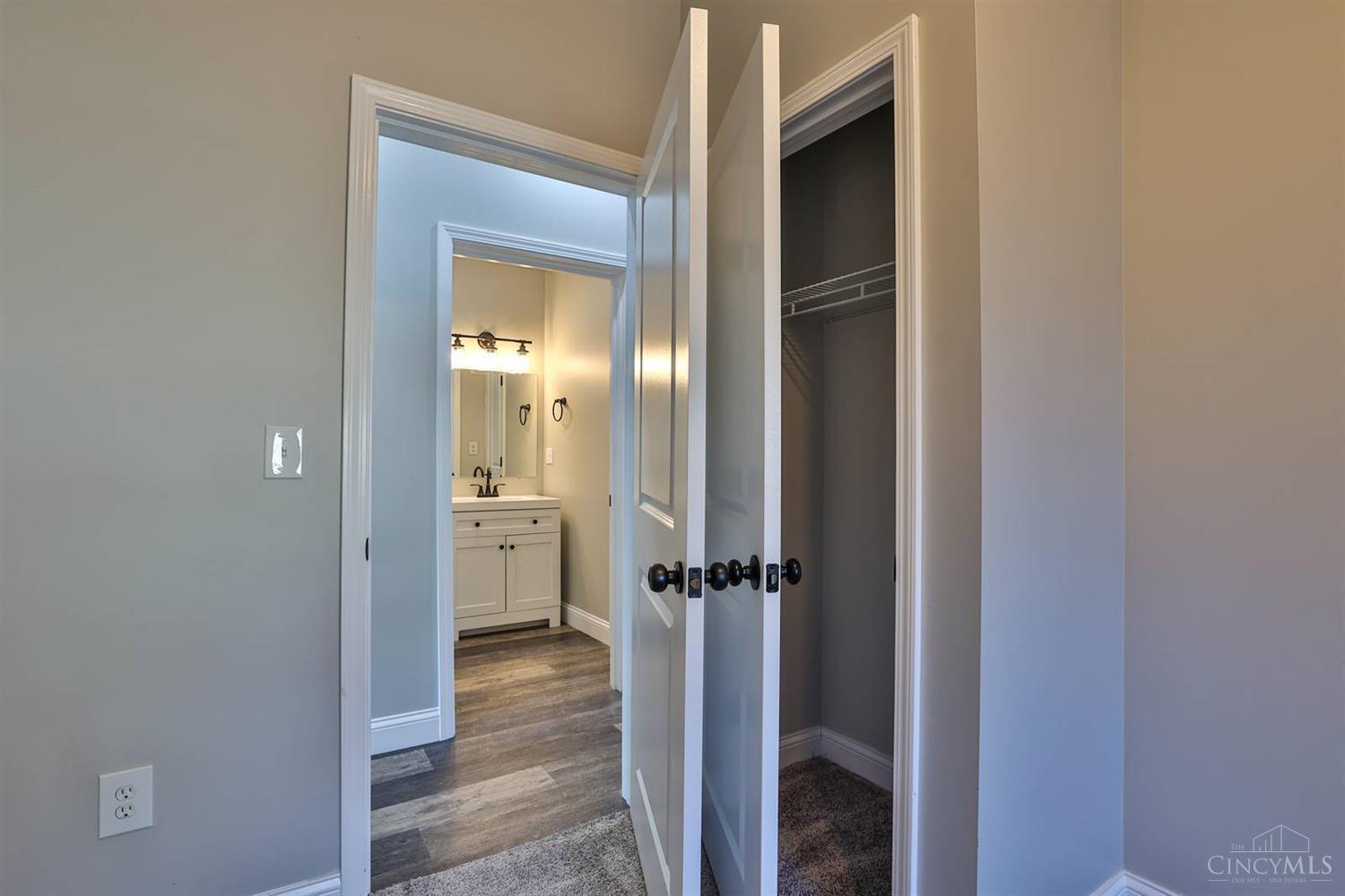 212 S Sycamore Street