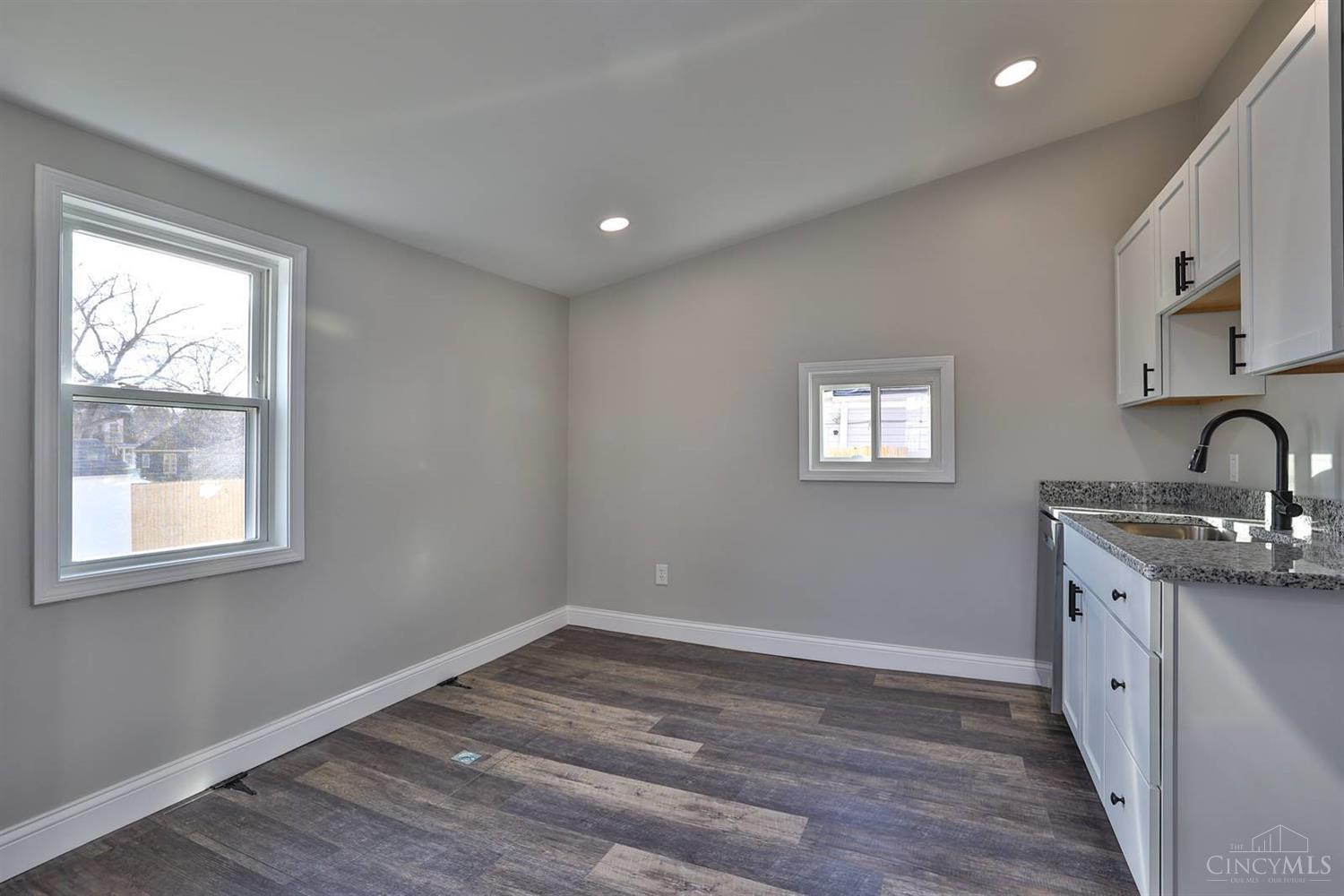 212 S Sycamore Street