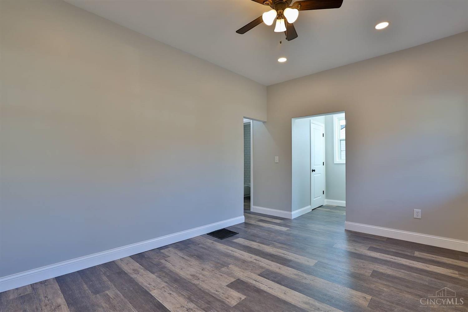 212 S Sycamore Street