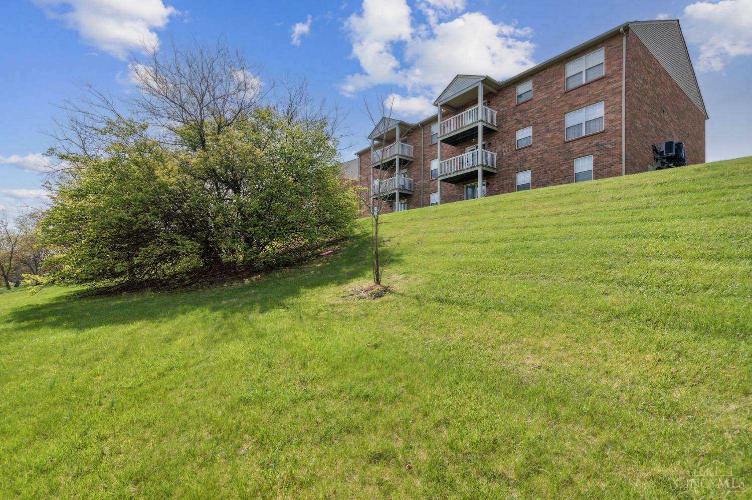 3300 Emerald Lakes Drive 3