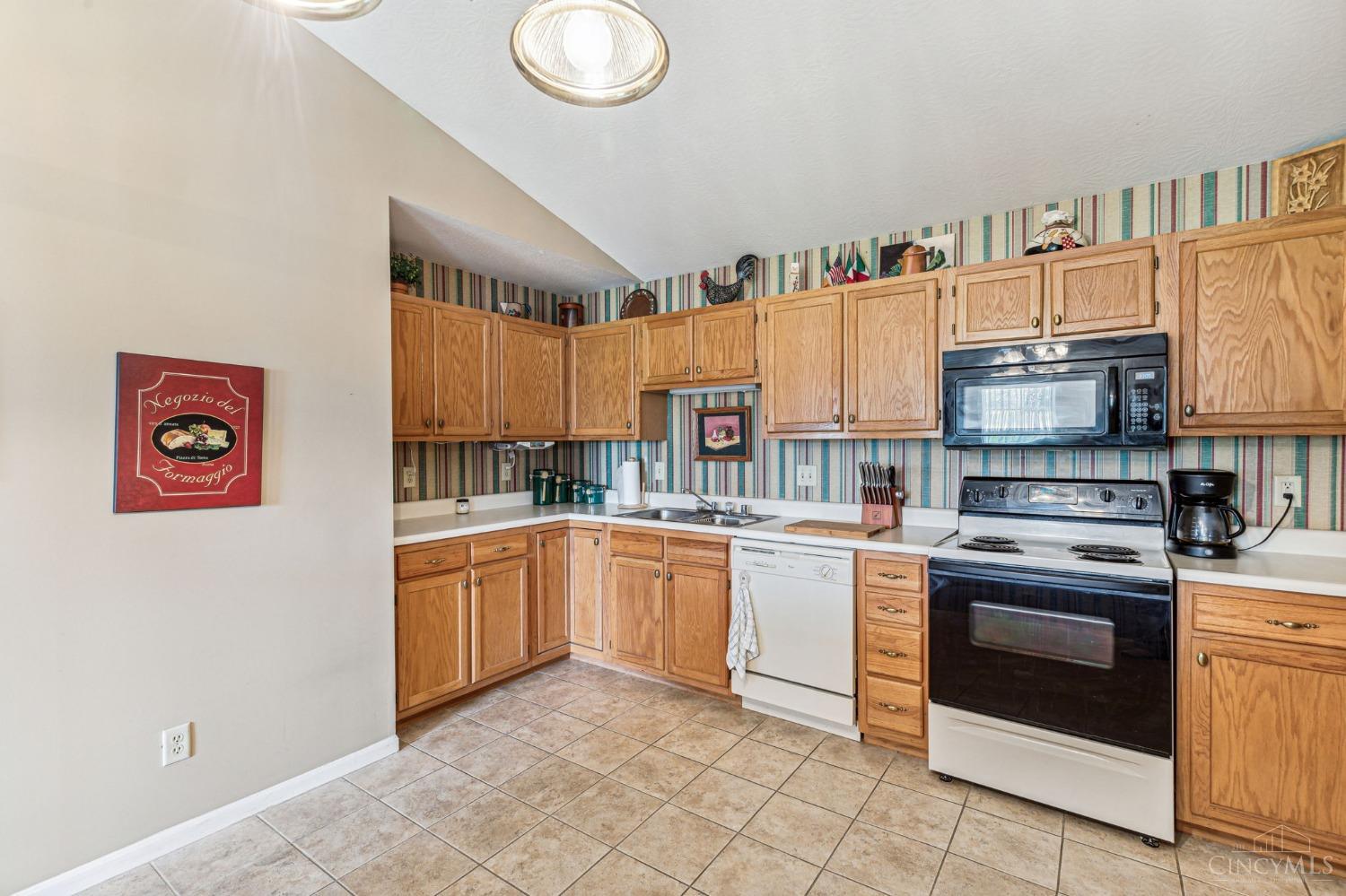 3300 Emerald Lakes Drive 3