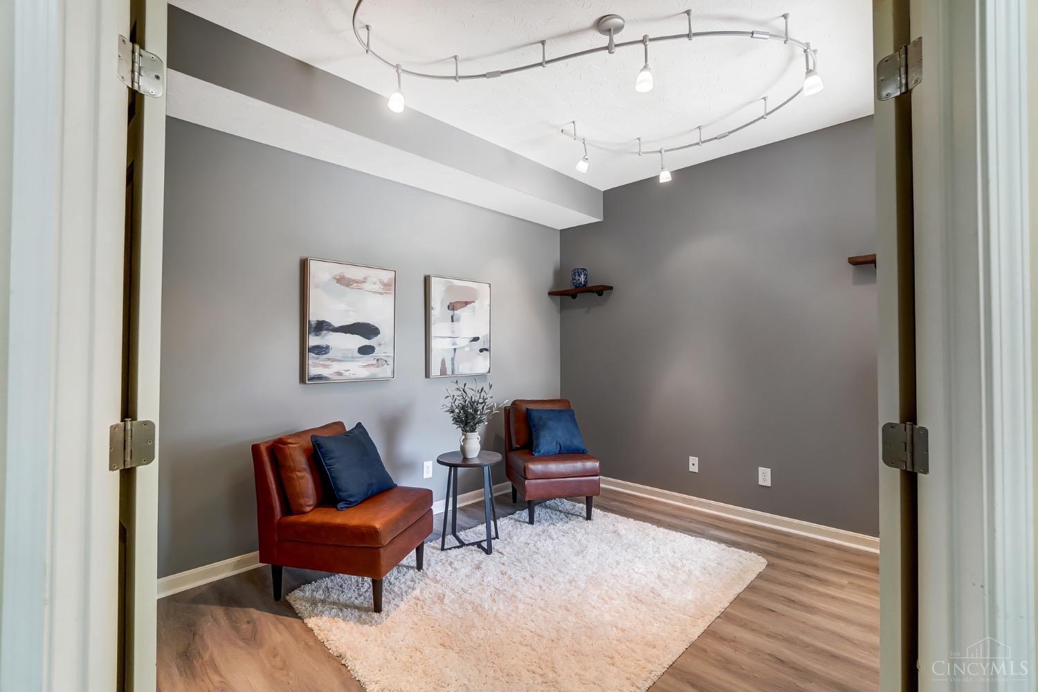 4542 English Oak Court