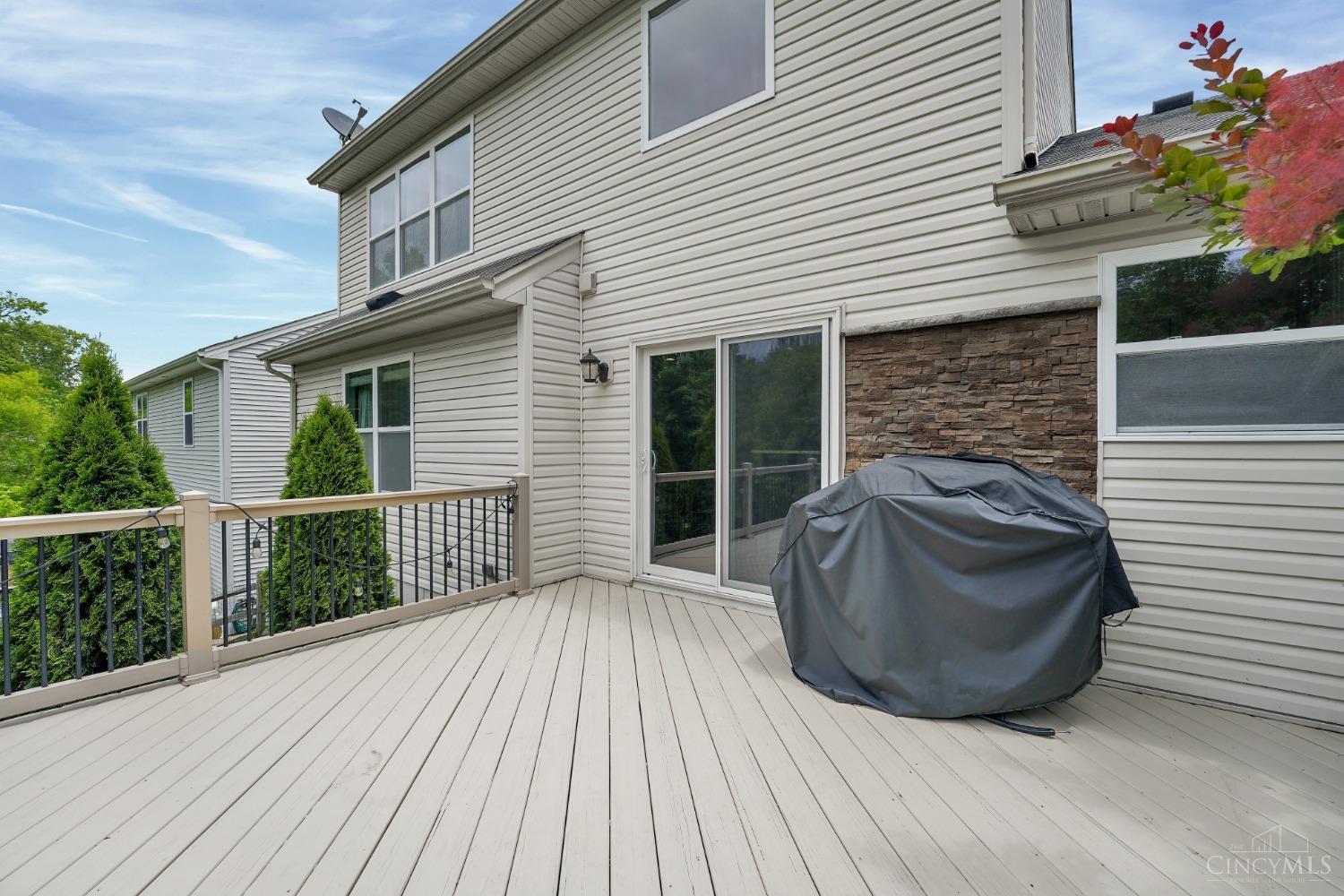 5165 Leslies Woods Court