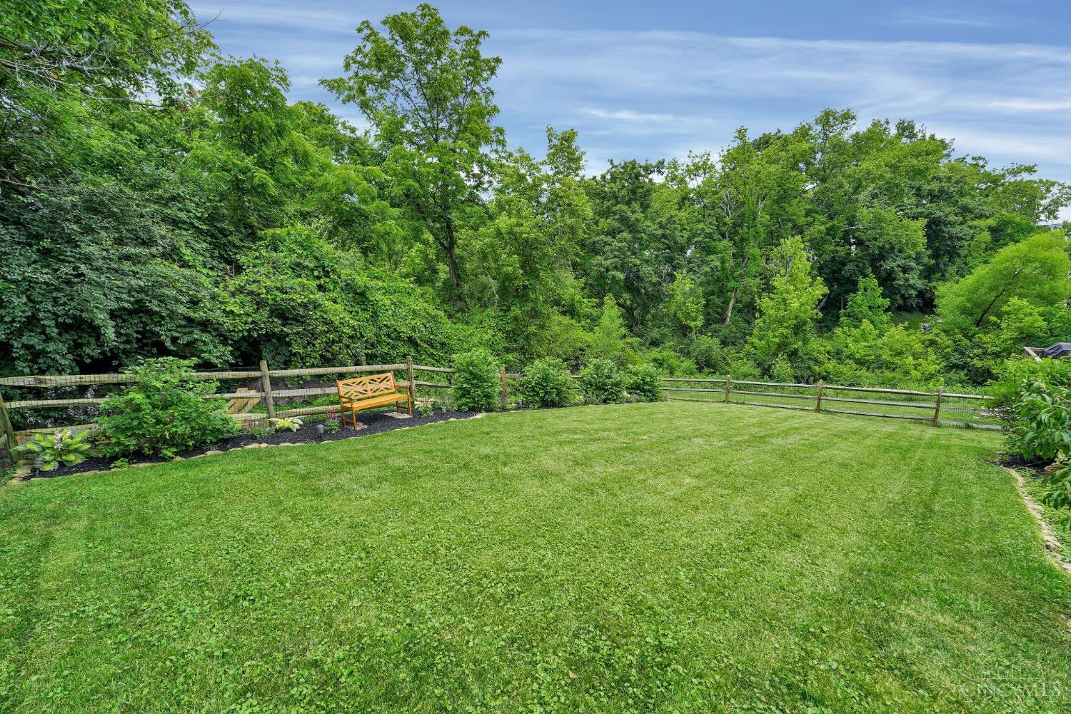 5165 Leslies Woods Court