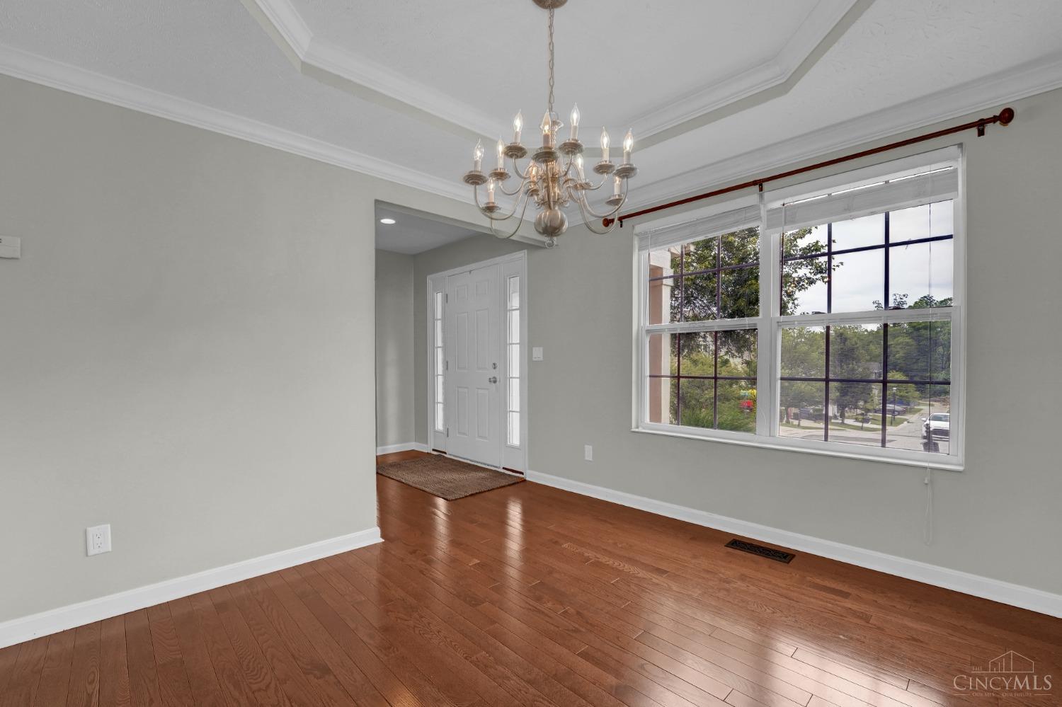 5165 Leslies Woods Court