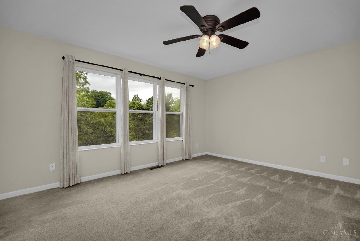 5165 Leslies Woods Court