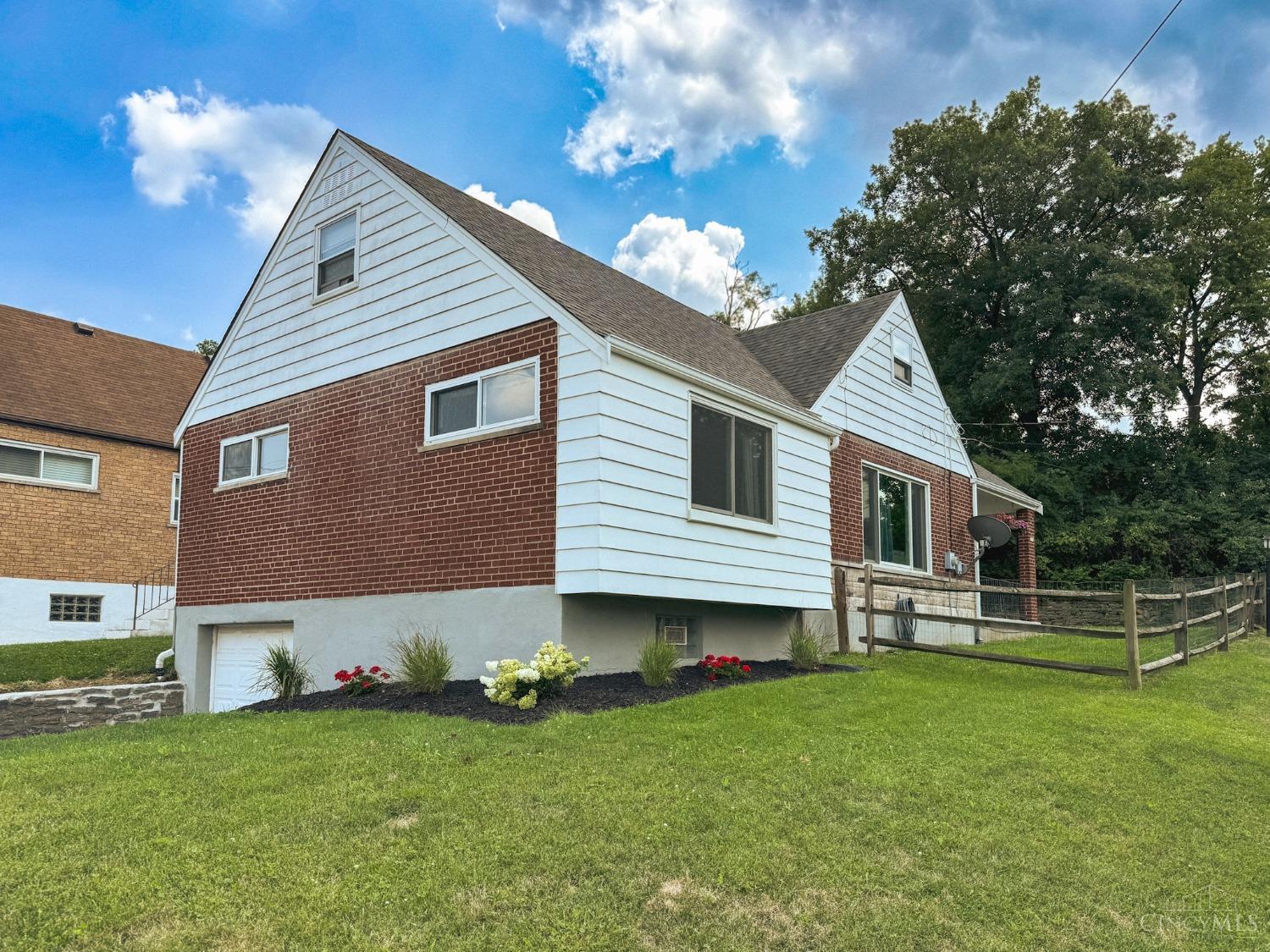 1094 Alcliff Lane