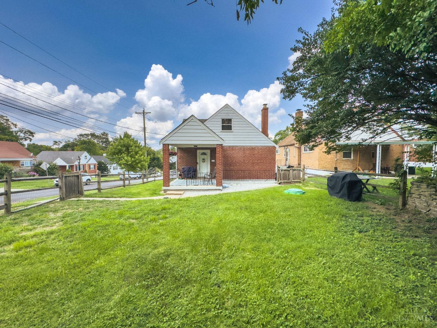 1094 Alcliff Lane