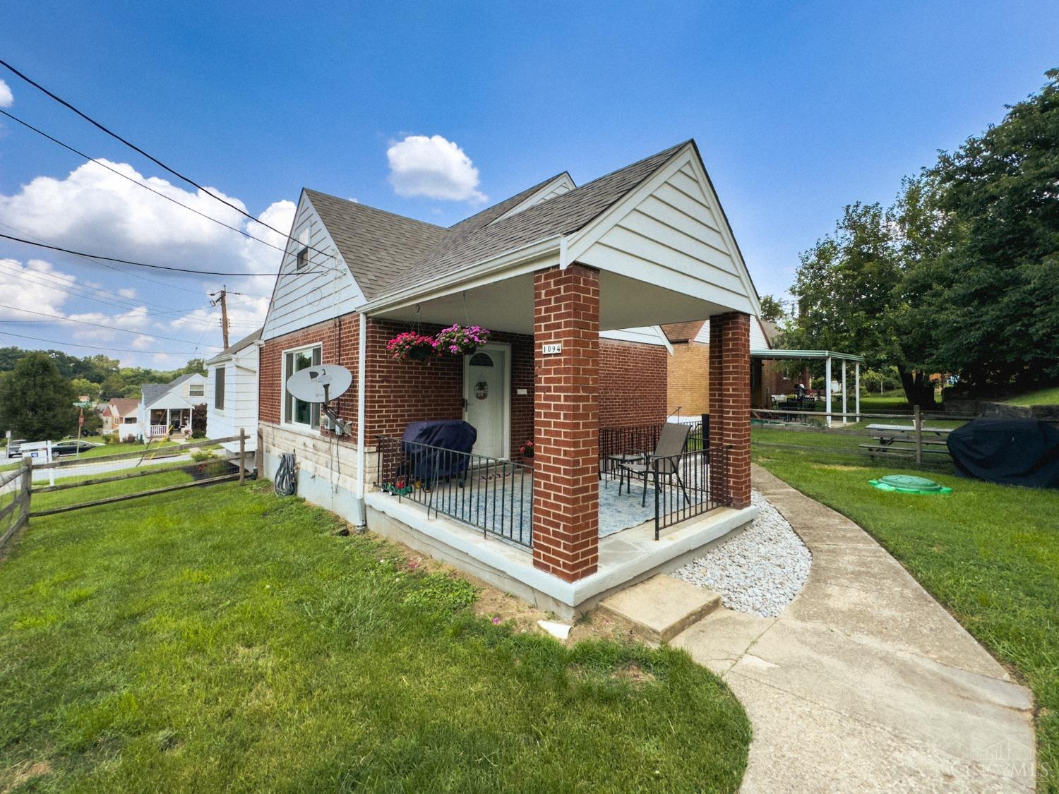 1094 Alcliff Lane
