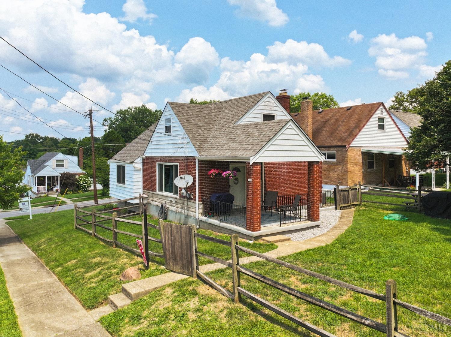 1094 Alcliff Lane
