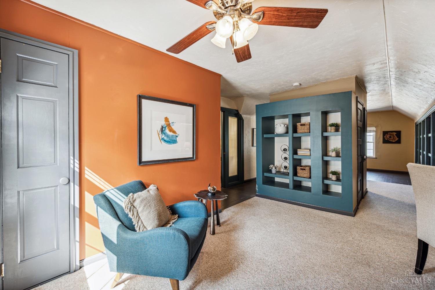 2613 Ridgecliff Avenue