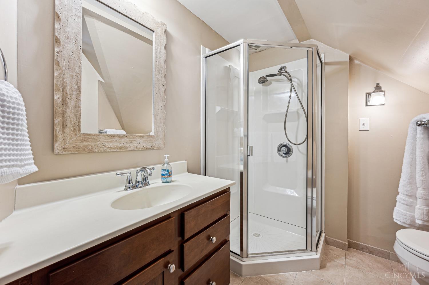 2613 Ridgecliff Avenue