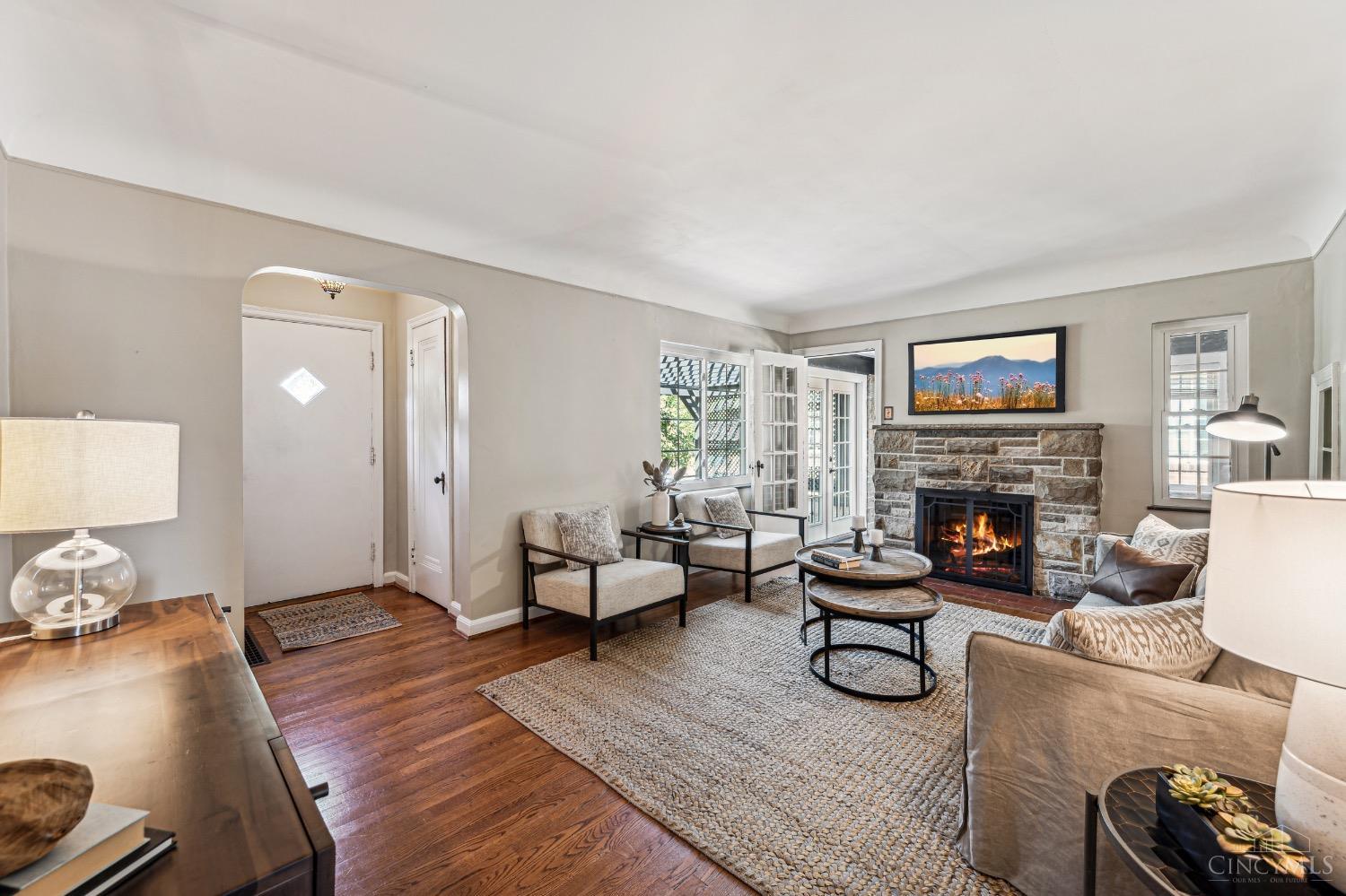 2613 Ridgecliff Avenue