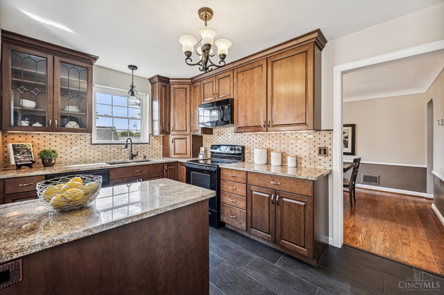 2613 Ridgecliff Avenue