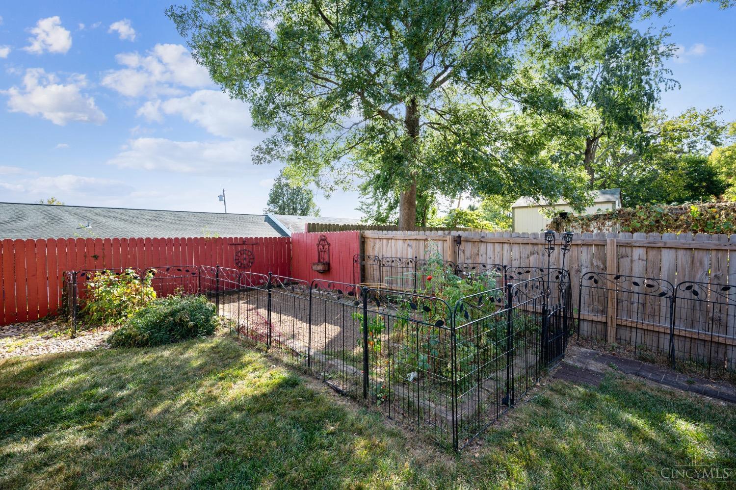 2613 Ridgecliff Avenue