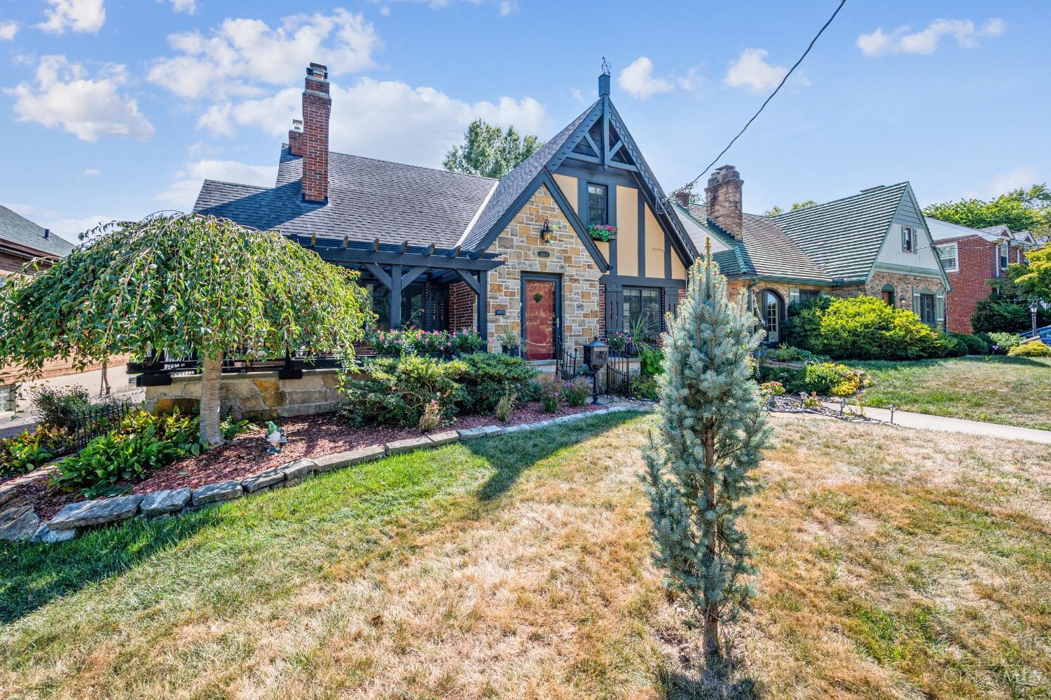 2613 Ridgecliff Avenue