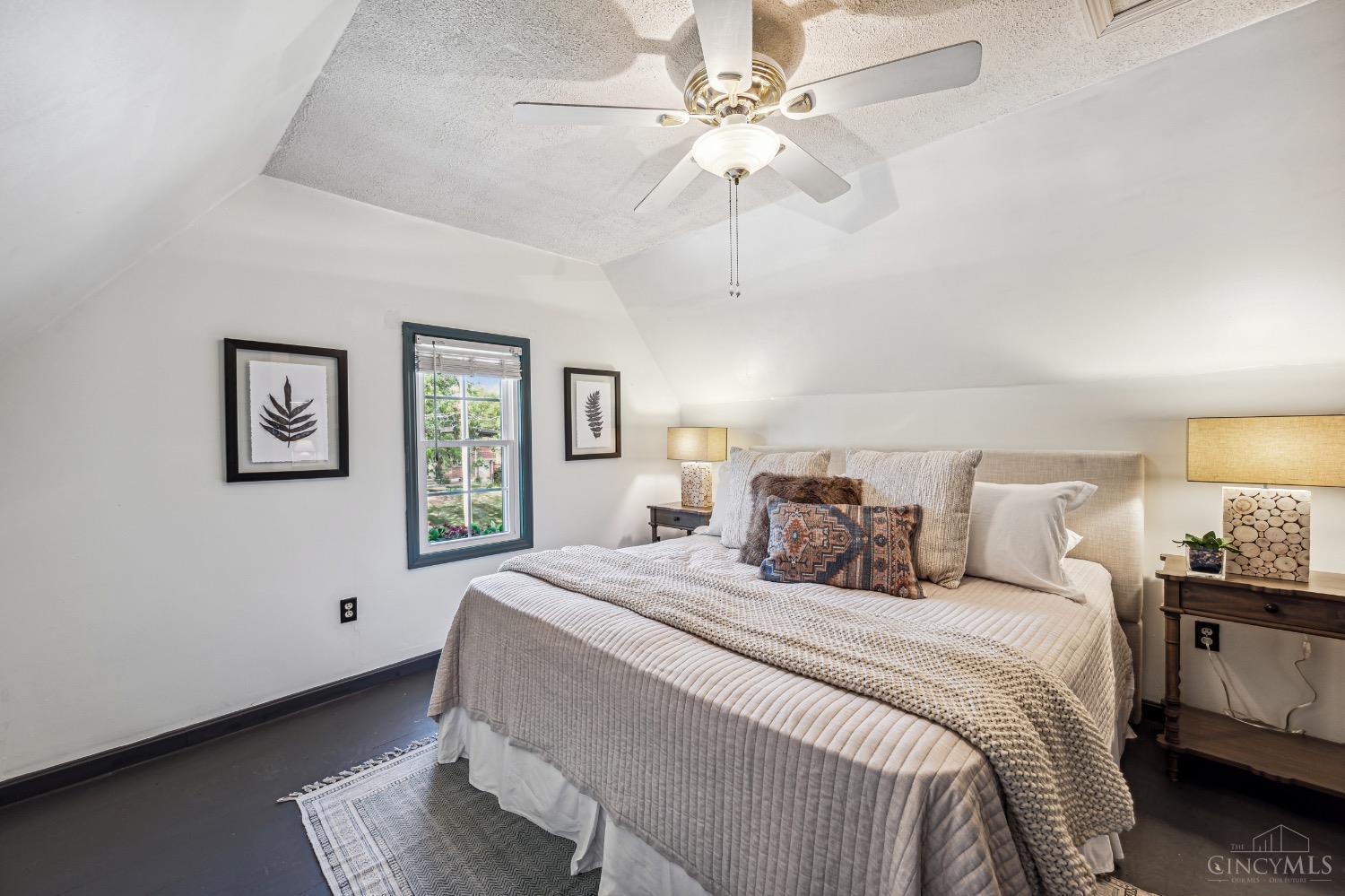 2613 Ridgecliff Avenue