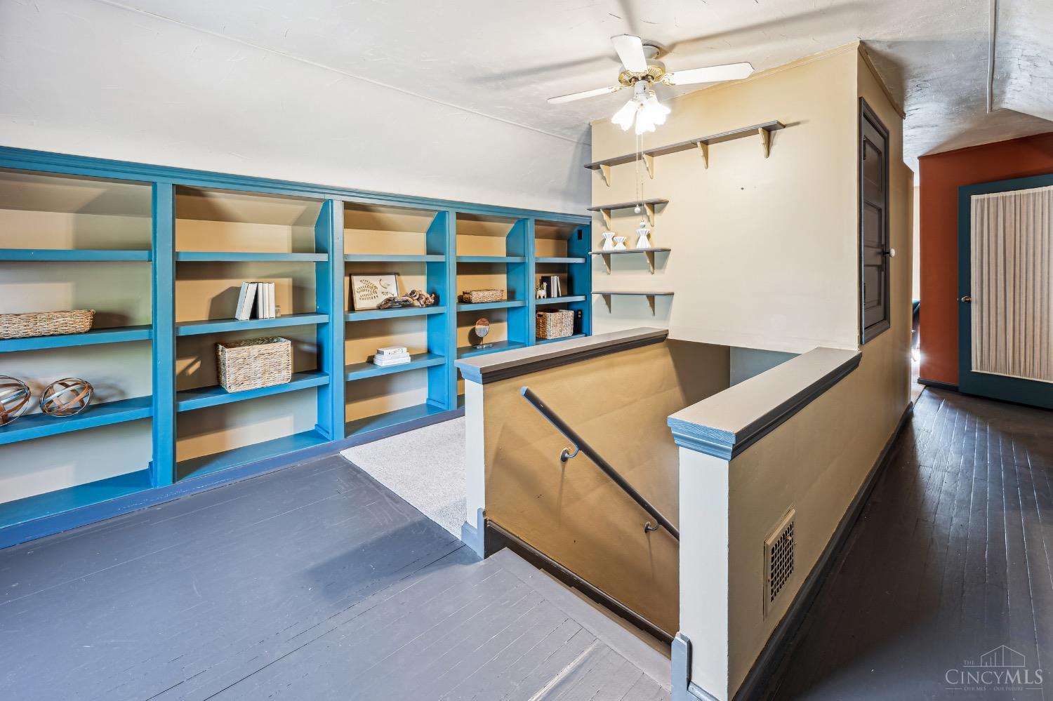 2613 Ridgecliff Avenue