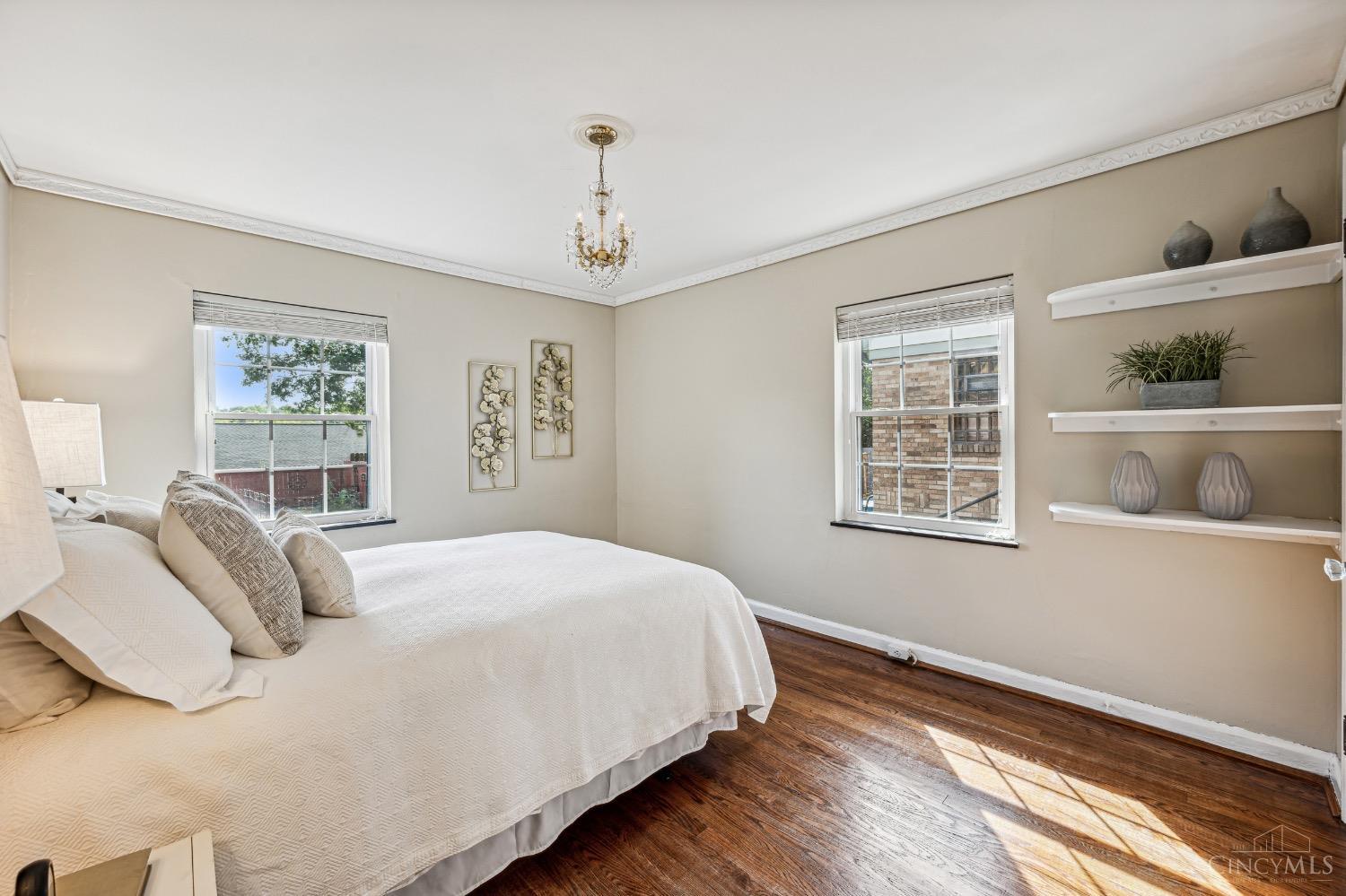 2613 Ridgecliff Avenue