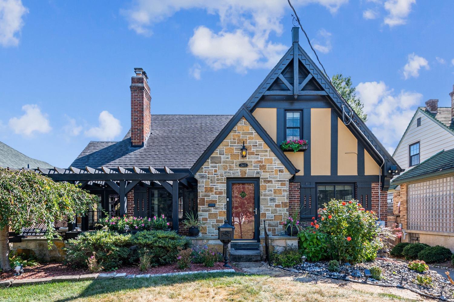 2613 Ridgecliff Avenue