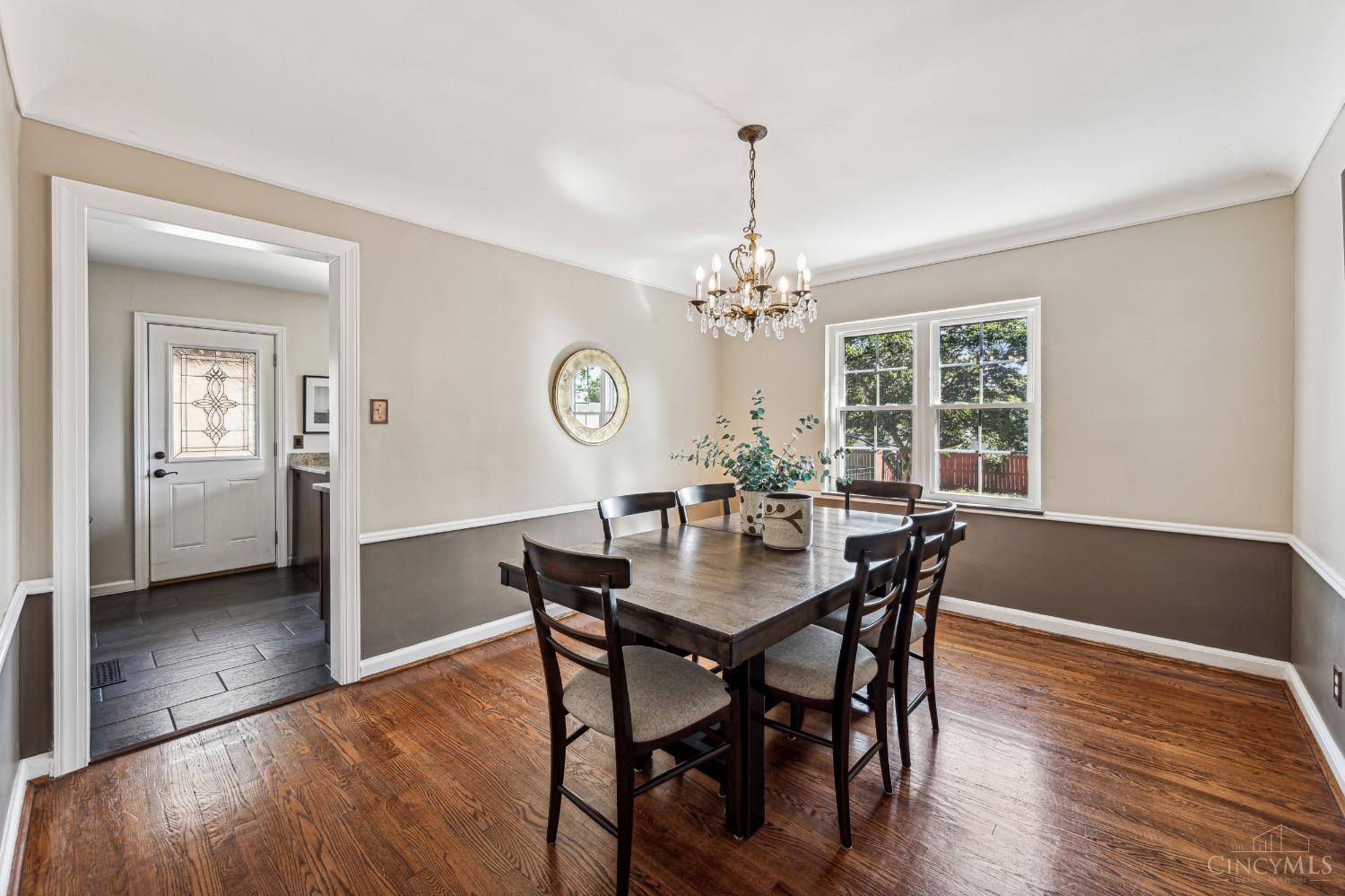 2613 Ridgecliff Avenue