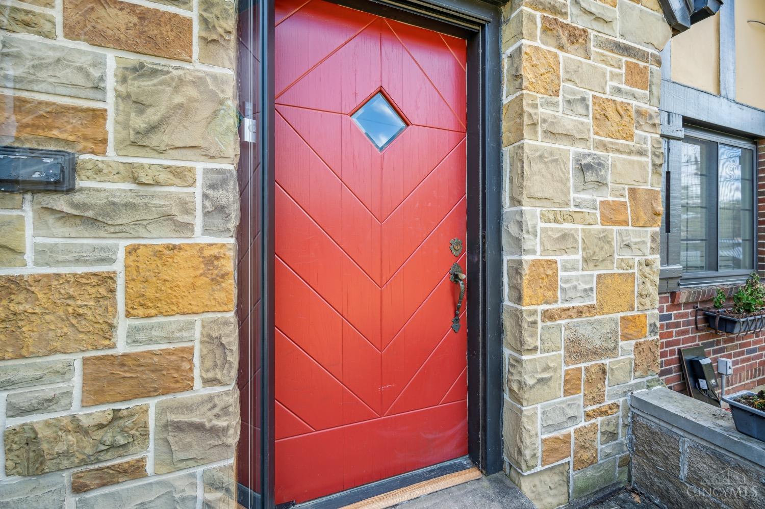 2613 Ridgecliff Avenue