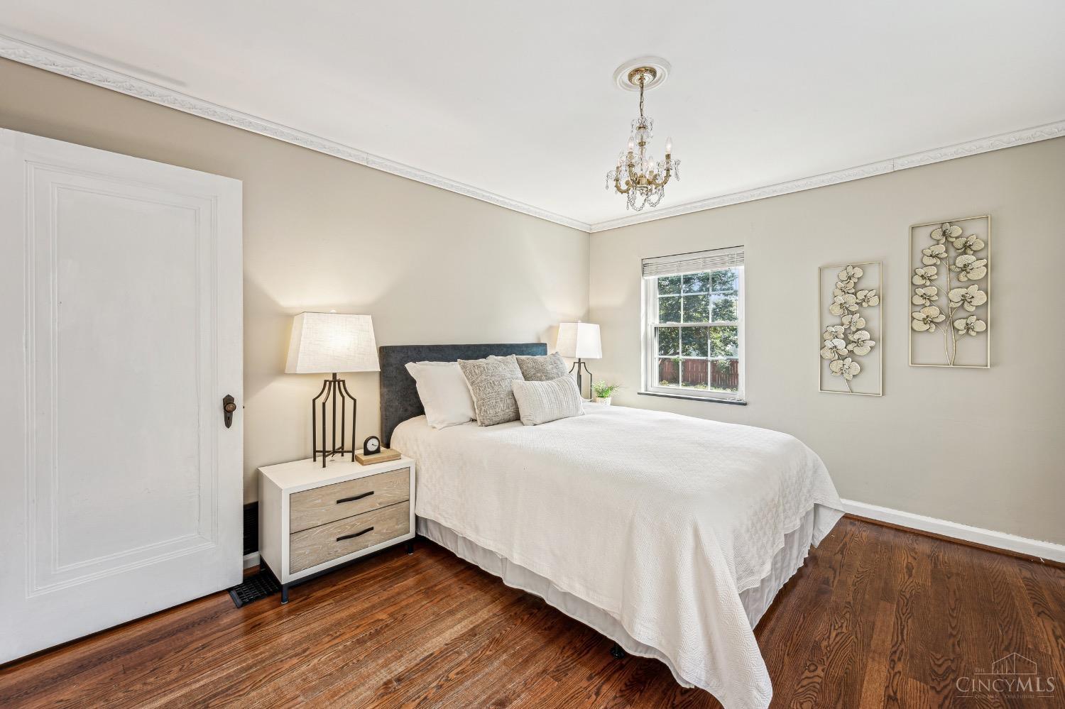 2613 Ridgecliff Avenue