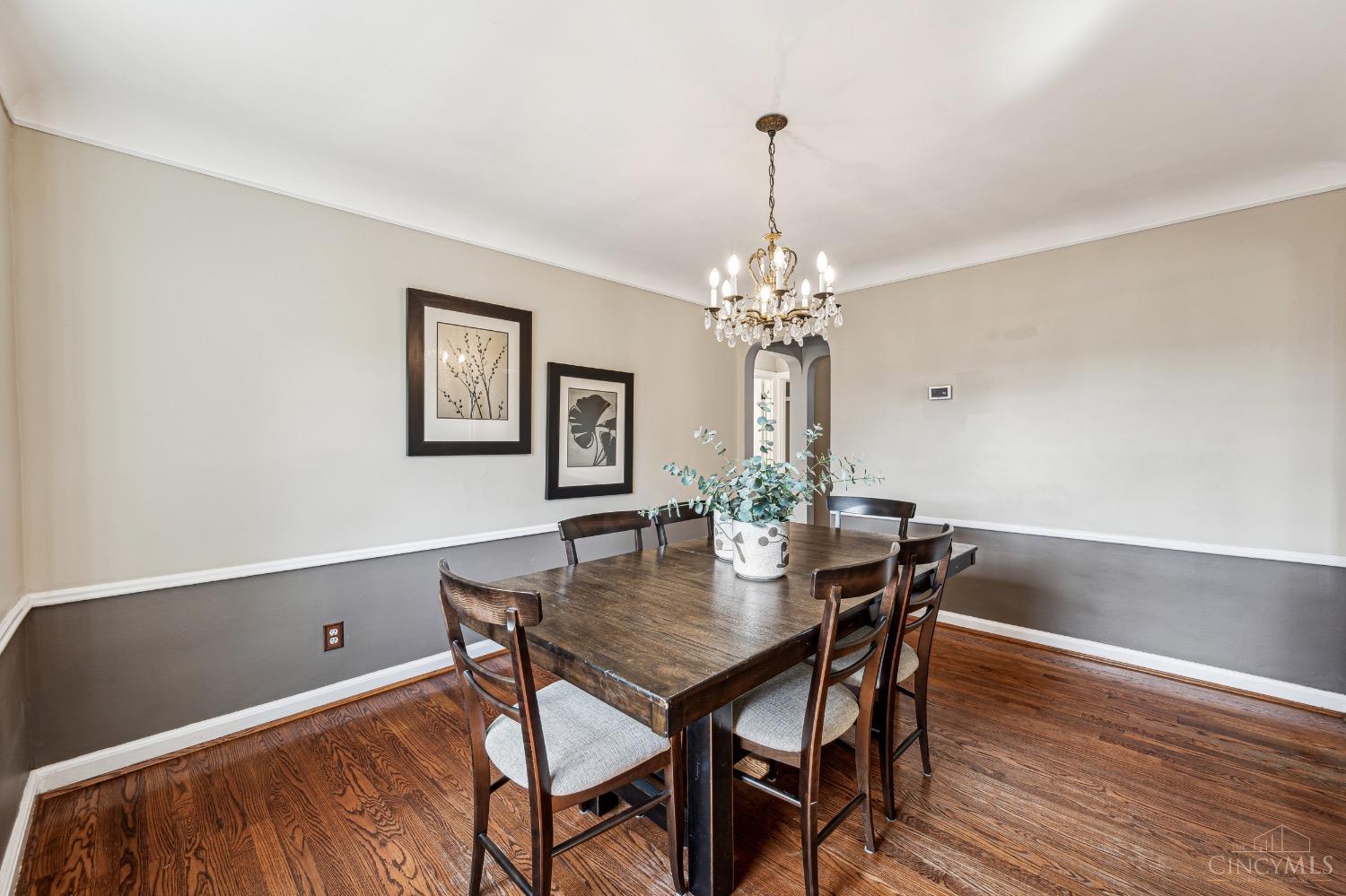 2613 Ridgecliff Avenue