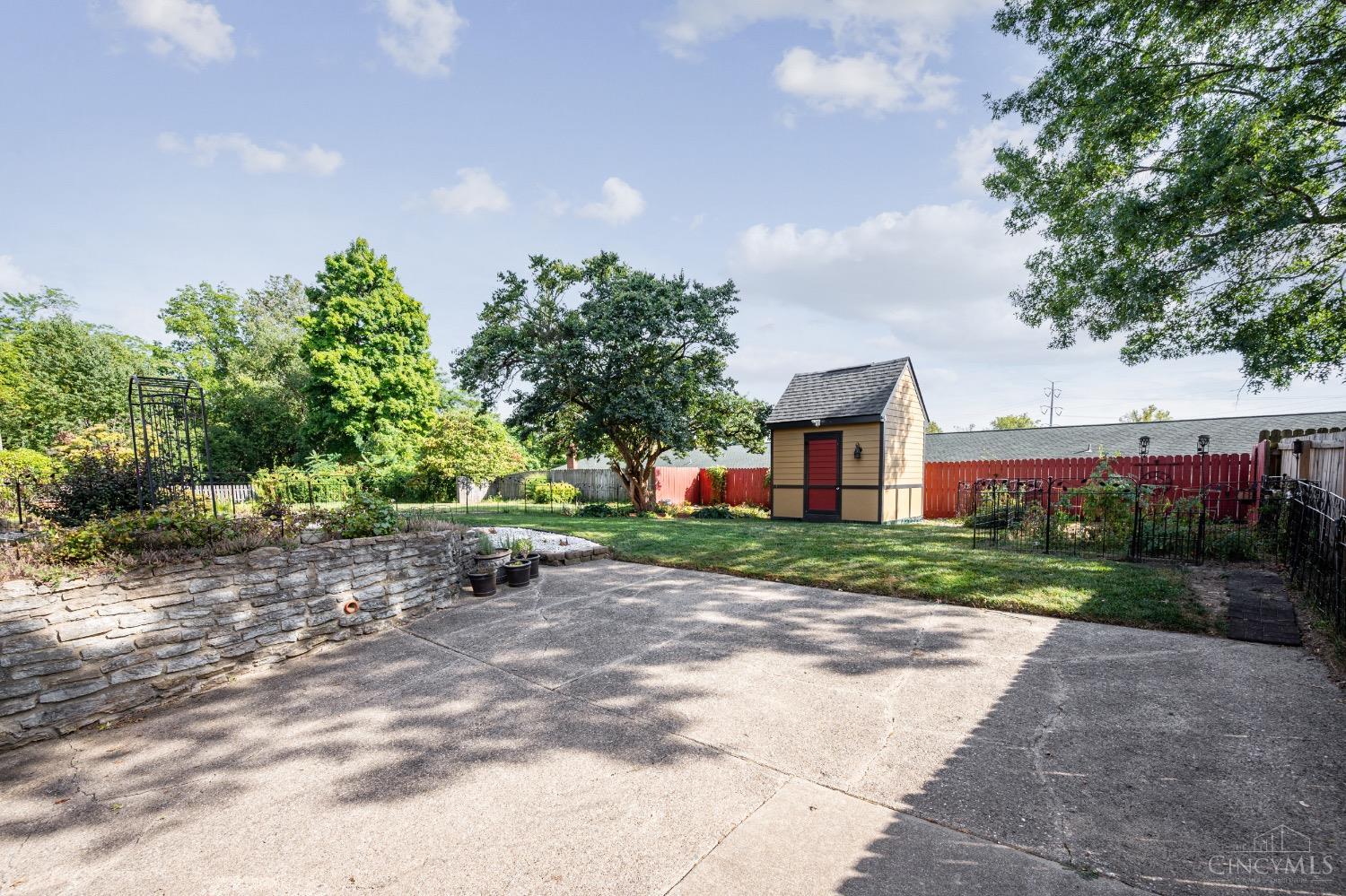 2613 Ridgecliff Avenue