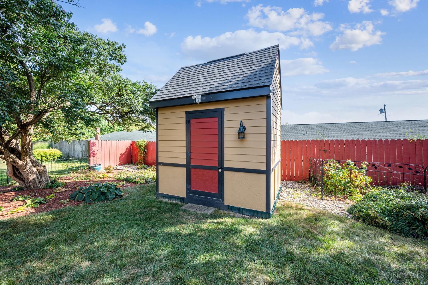 2613 Ridgecliff Avenue