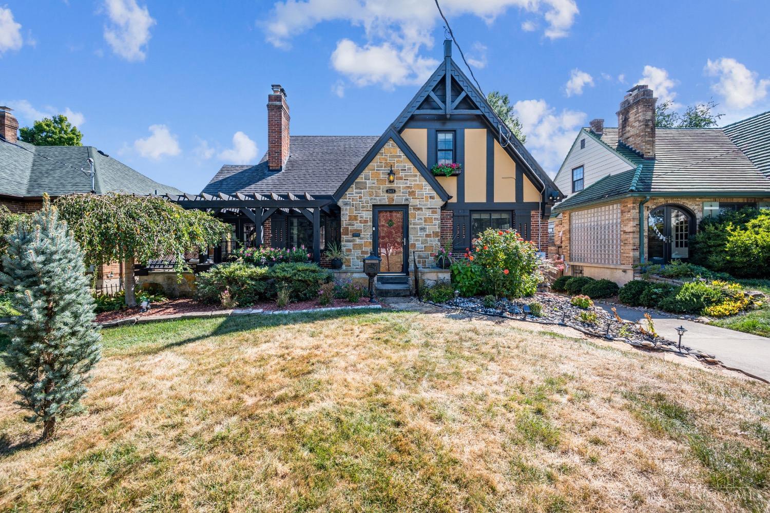 2613 Ridgecliff Avenue